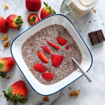 5-Ingredient Strawberry Chia Pudding