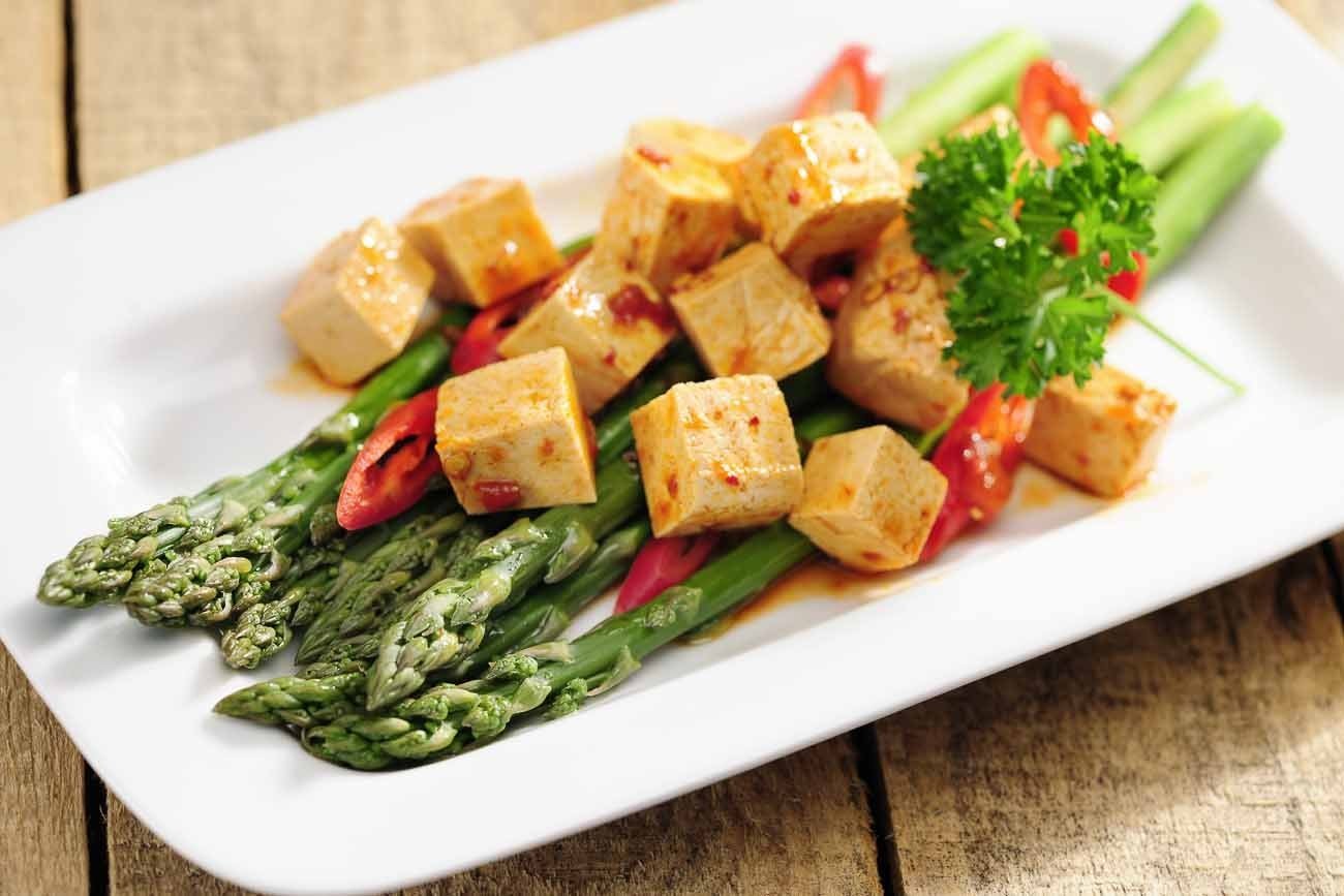 Asparagus with Paneer and Balsamic Butter Glaze