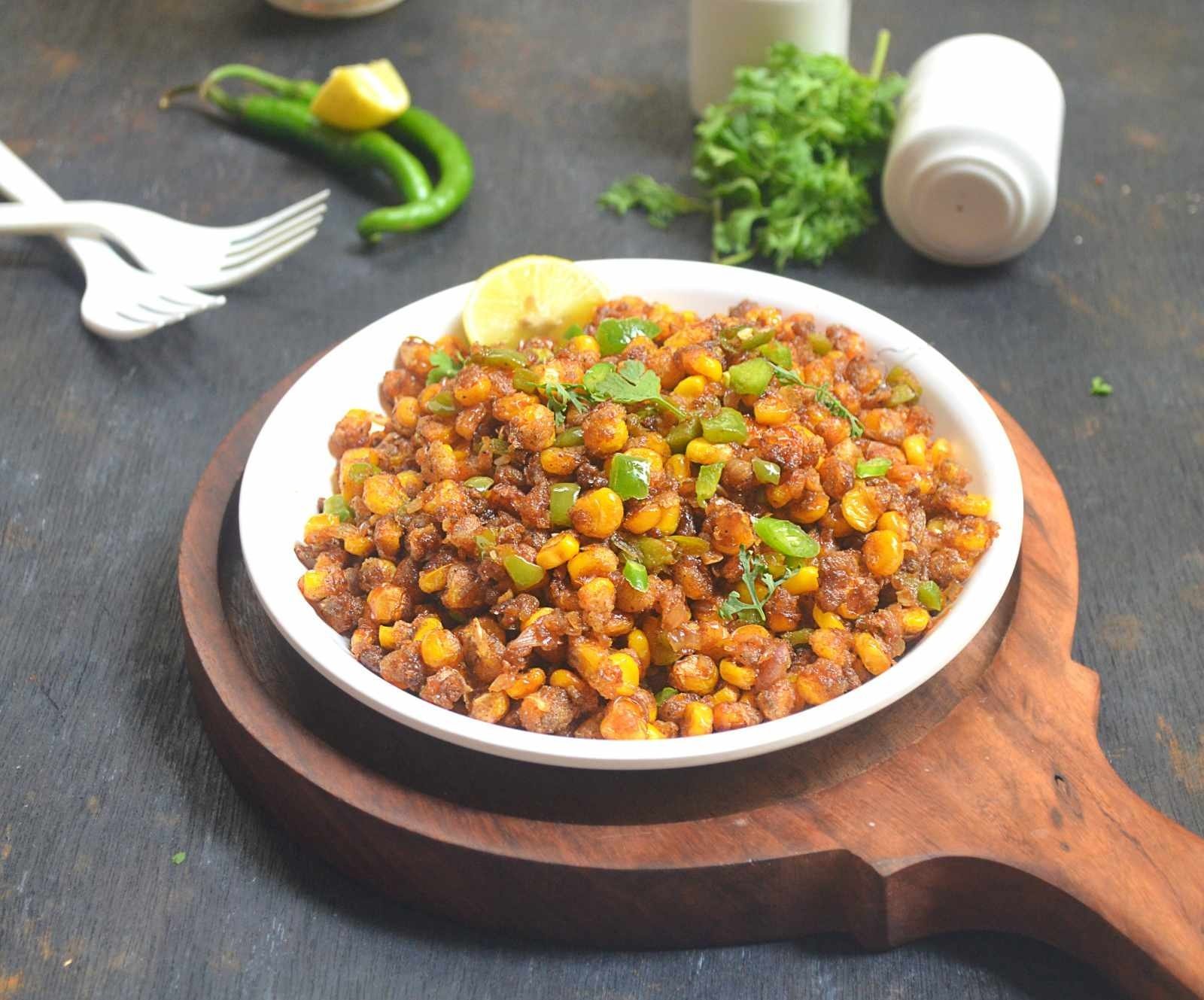 Crispy Corn and Bell Pepper Chaat