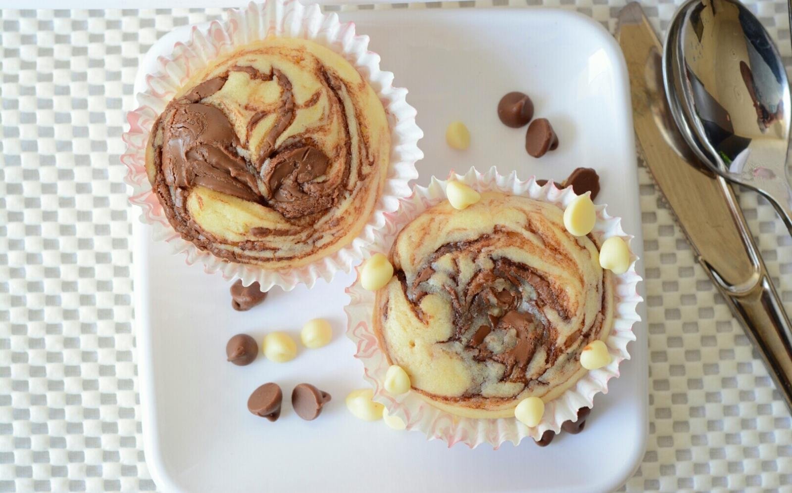 Eggless Nutella Swirl Cupcakes
