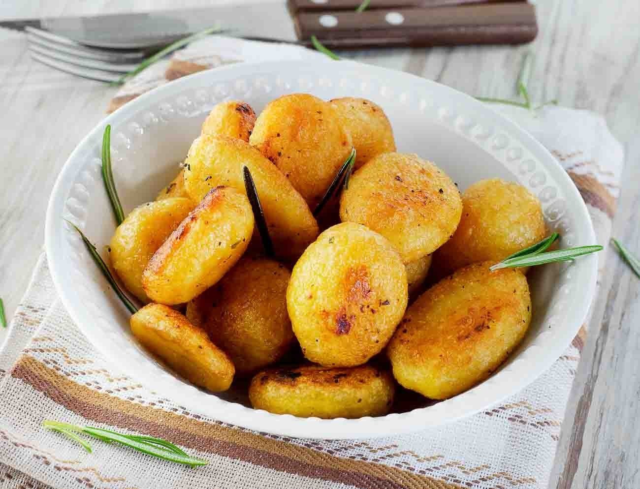 Skillet-Roasted Fondant Potatoes