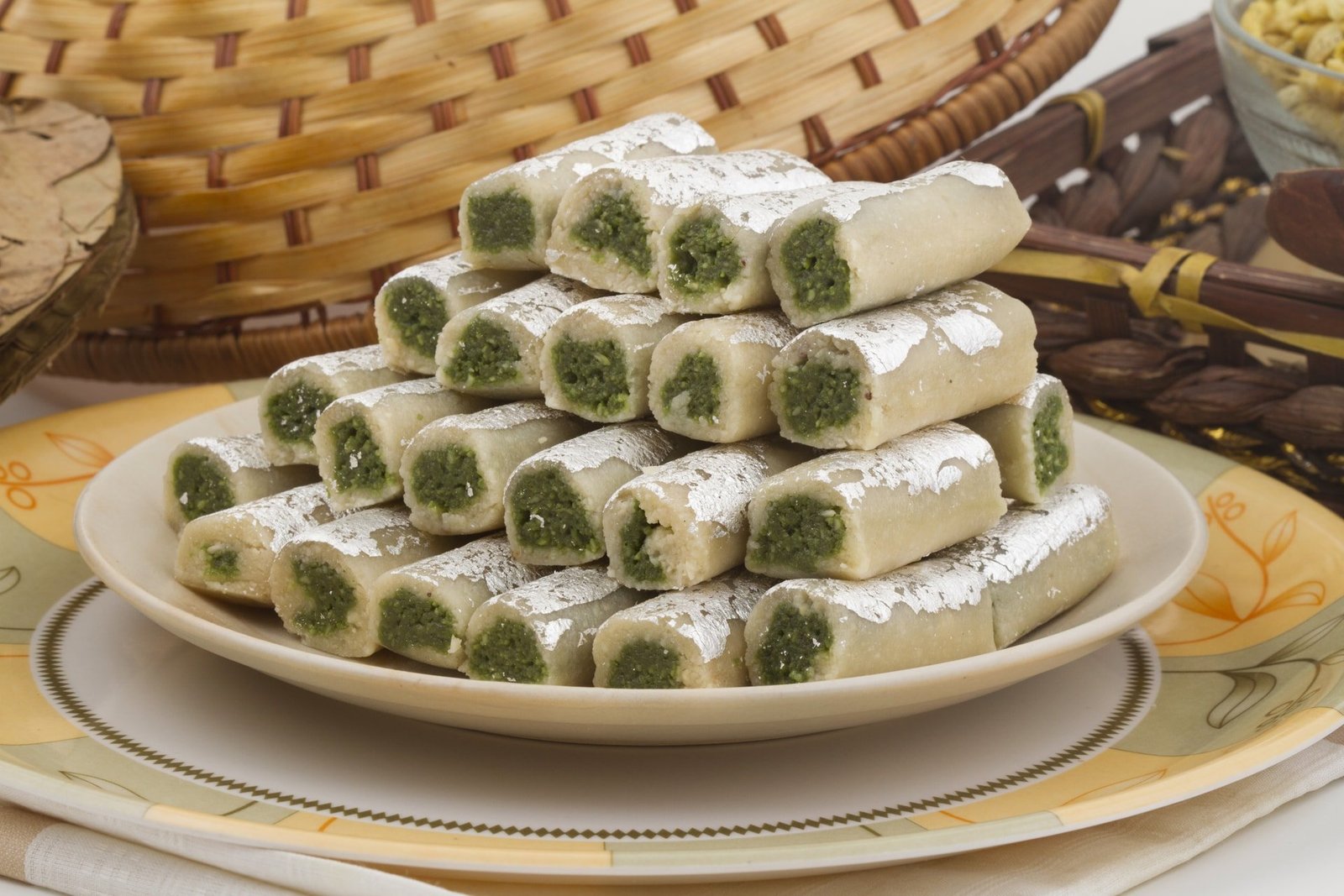 Kaju Pista Roll