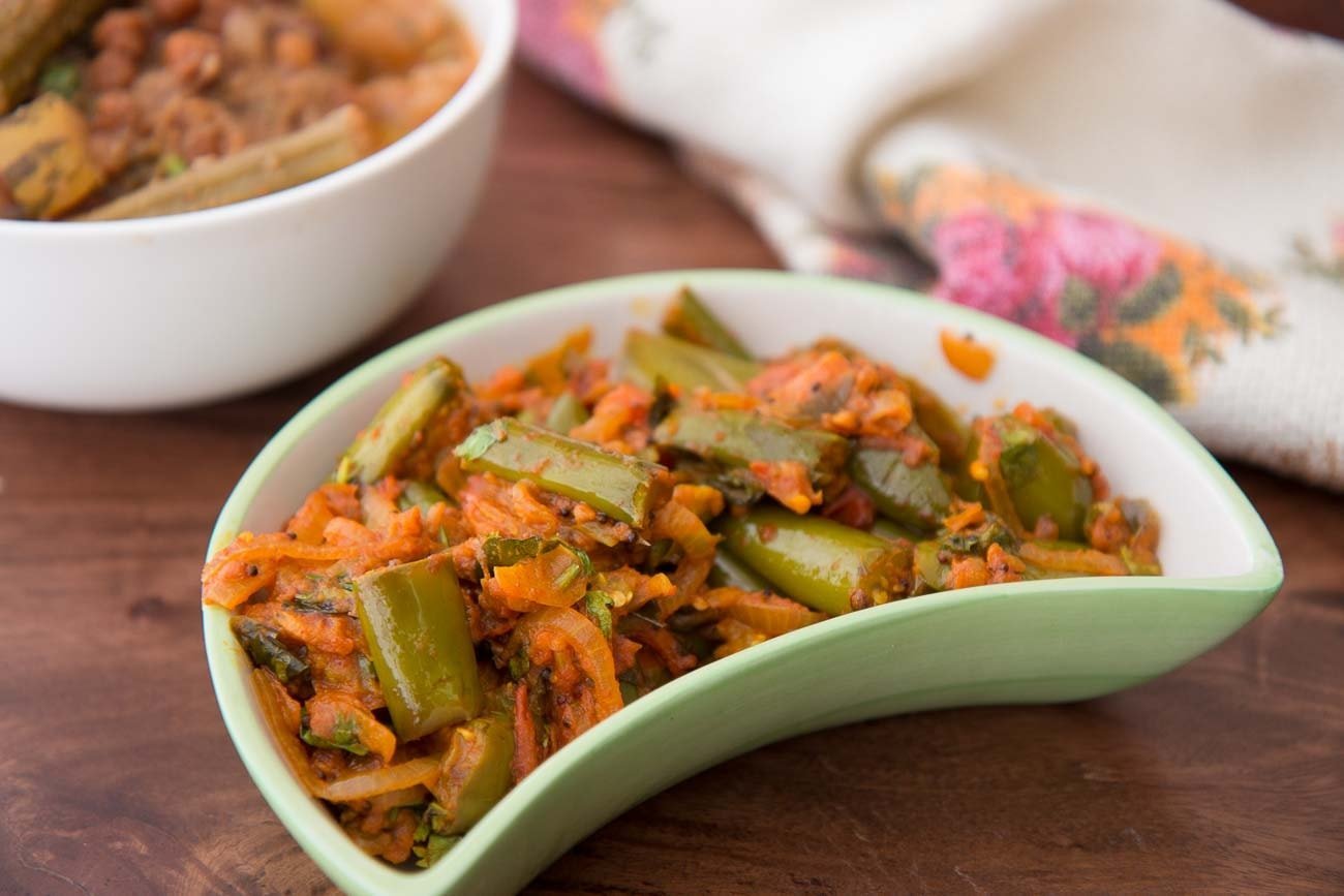 Long Brinjal Masala Poriyal