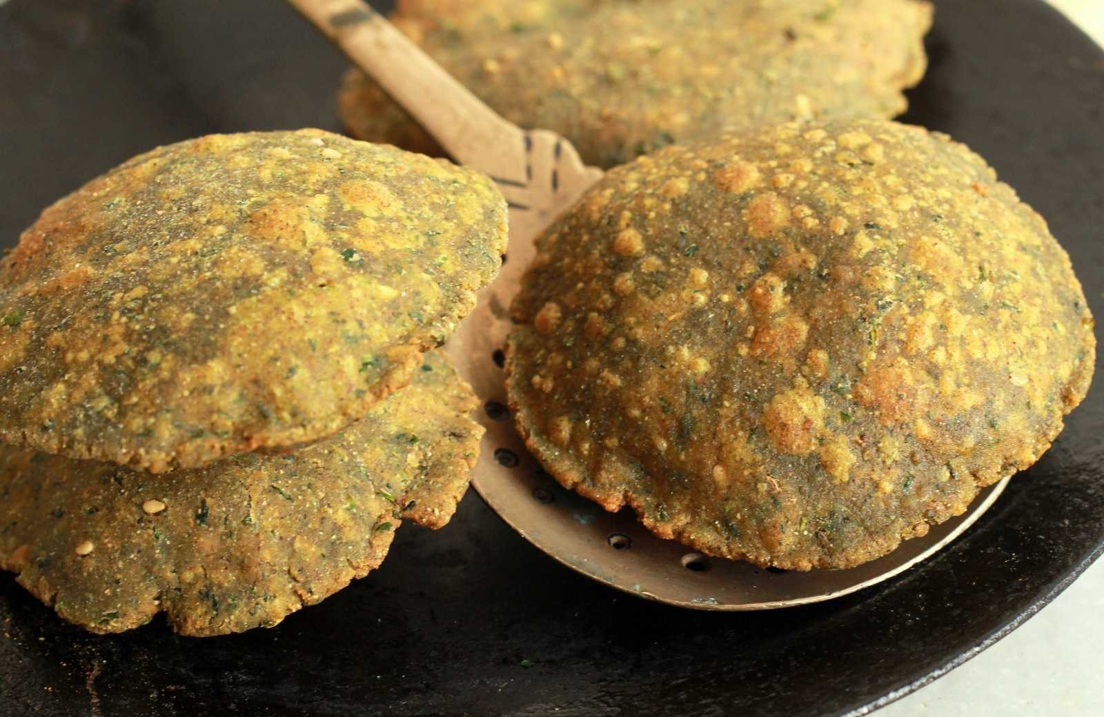 Methi Bajra Poori