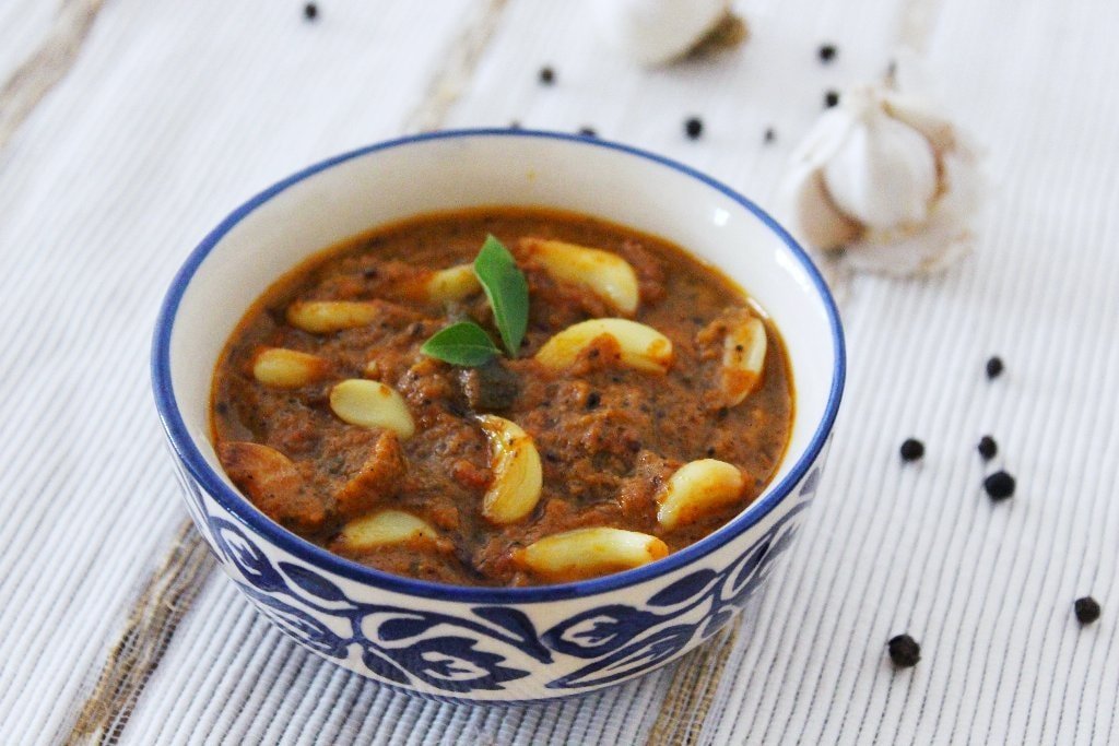 Tamil Nadu Garlic and Pepper Kuzhambu