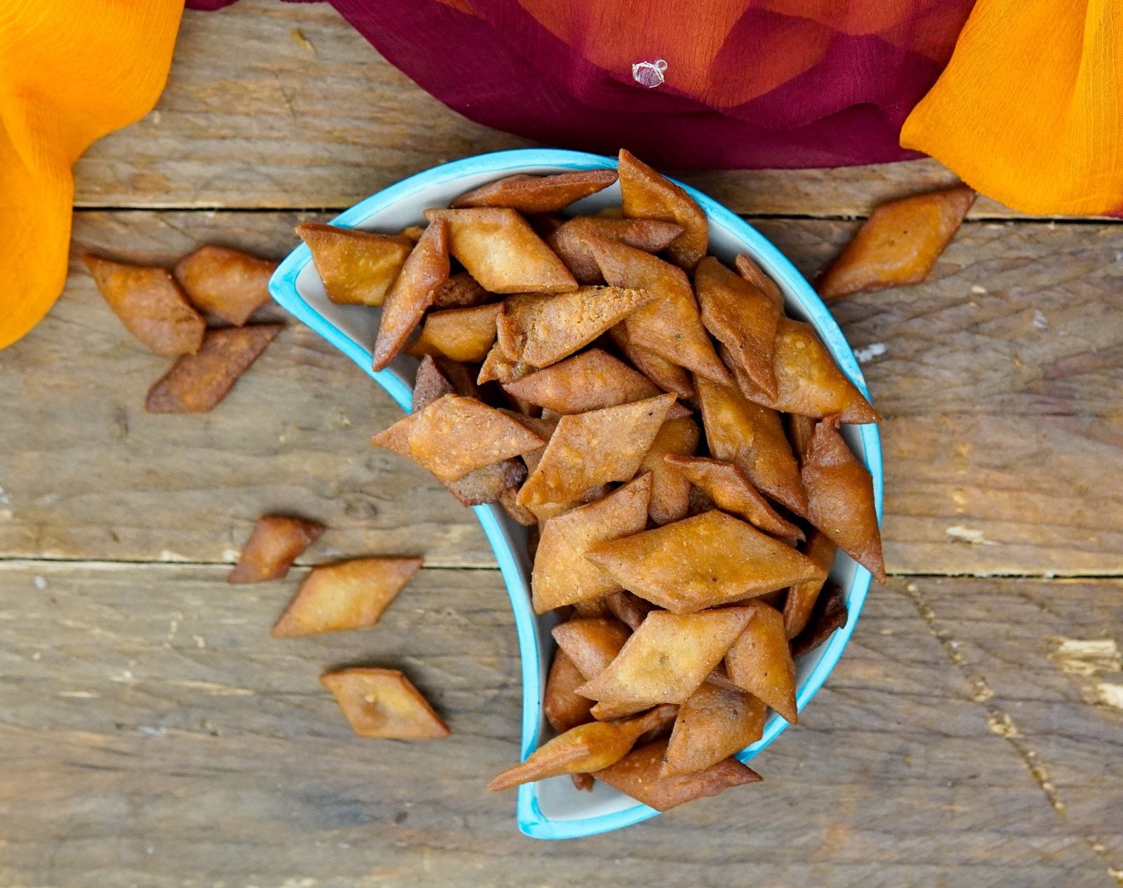 Shakkar Para (Gur Para) Recipe