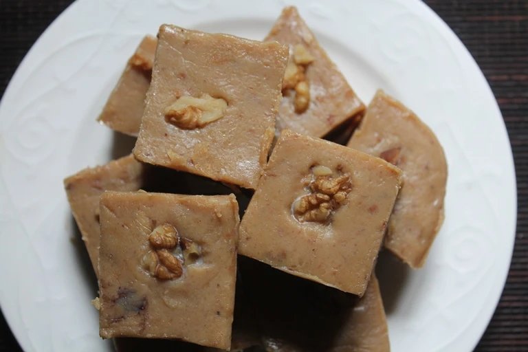 Walnut Burfi (Akhrot Barfi)