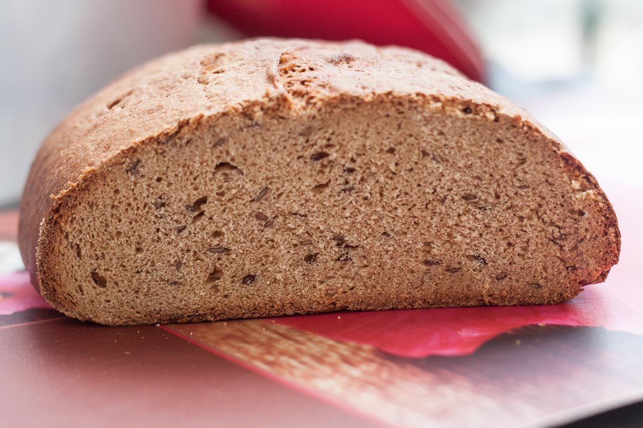 Whole Wheat Bread with Oats and Flaxseeds